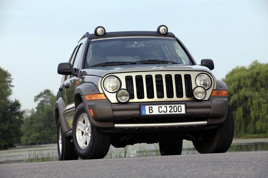  Jeep Cherokee Renegade 2005 года  (фото 22 из 26)